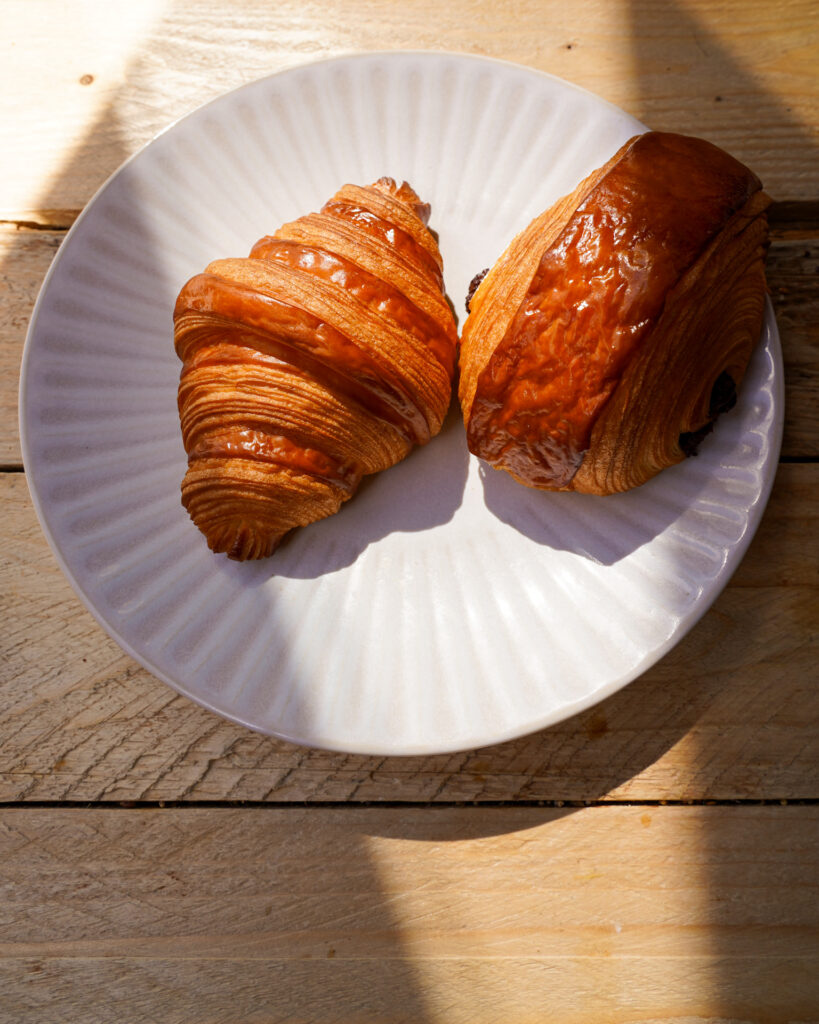 croissant pain chocolat restaurant la datcha
