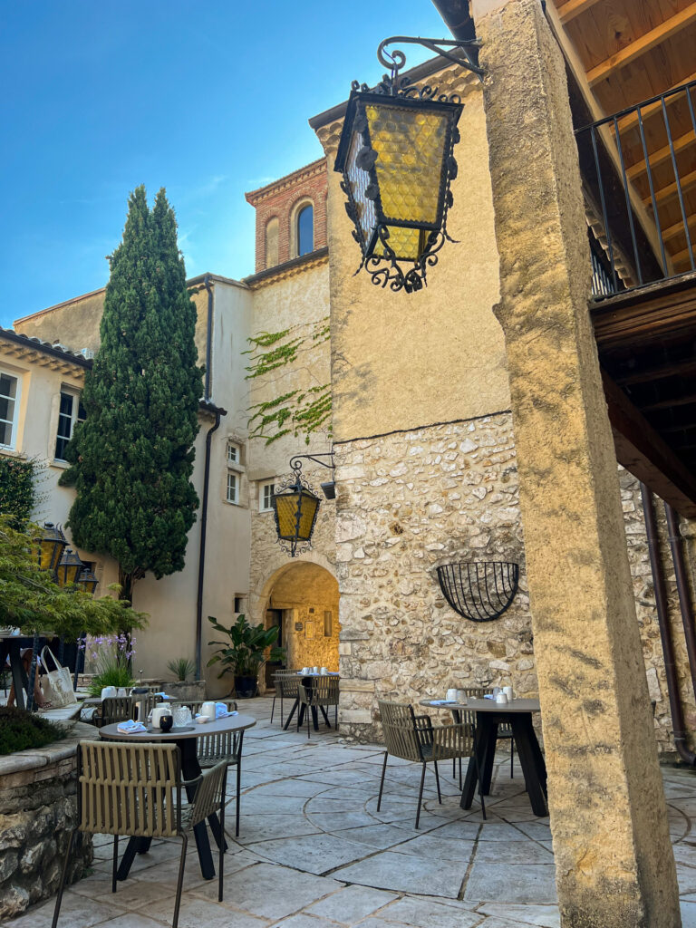 domaine du colombier patio terrasse